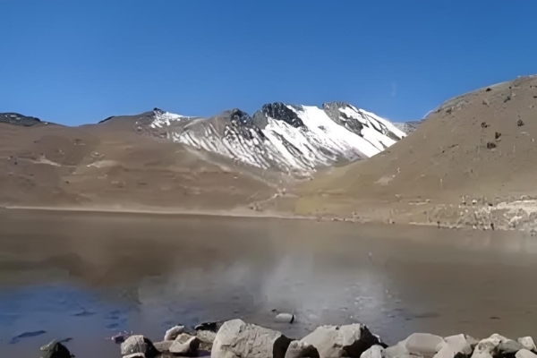 雪布达拉山图片