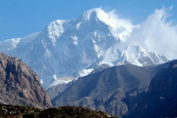 阿克塔什峰图片