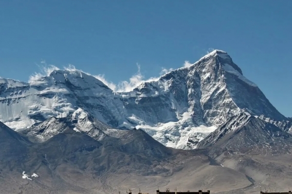 卓木拉日峰图片