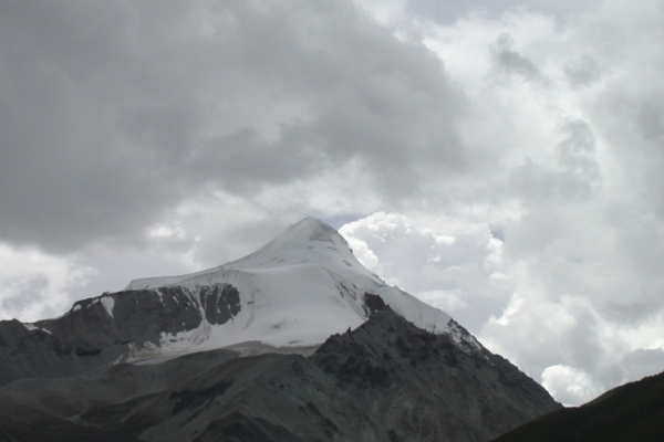 桑丹康桑雪山图片