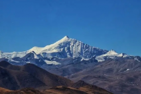 乃钦康桑峰图片