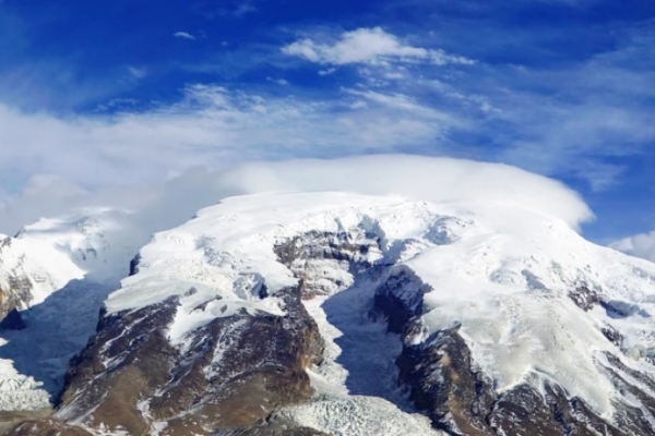 公格尔九别峰图片