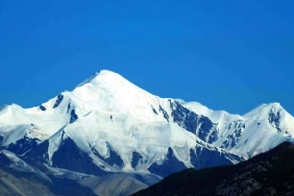 阿尼玛卿山图片