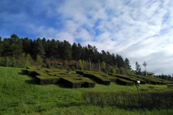 西罗尔奇山图片