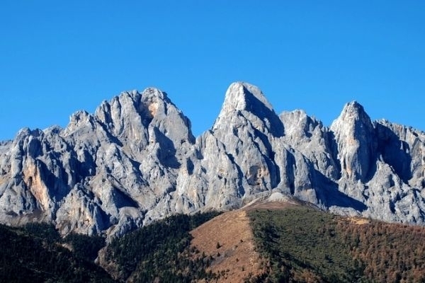 中甸大雪山图片