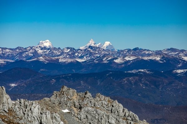 中甸大雪山图片