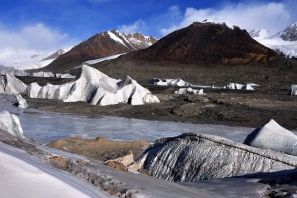 格拉丹东峰图片