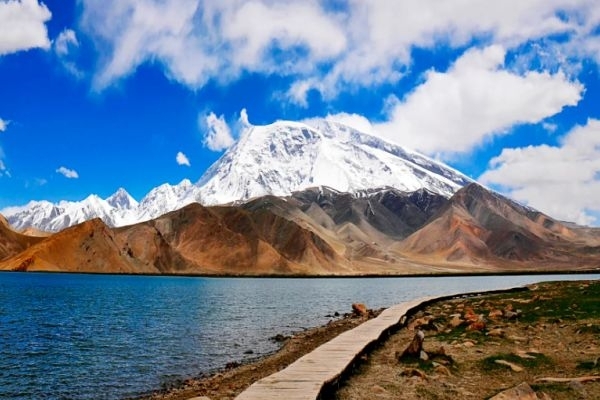 慕士塔格峰图片